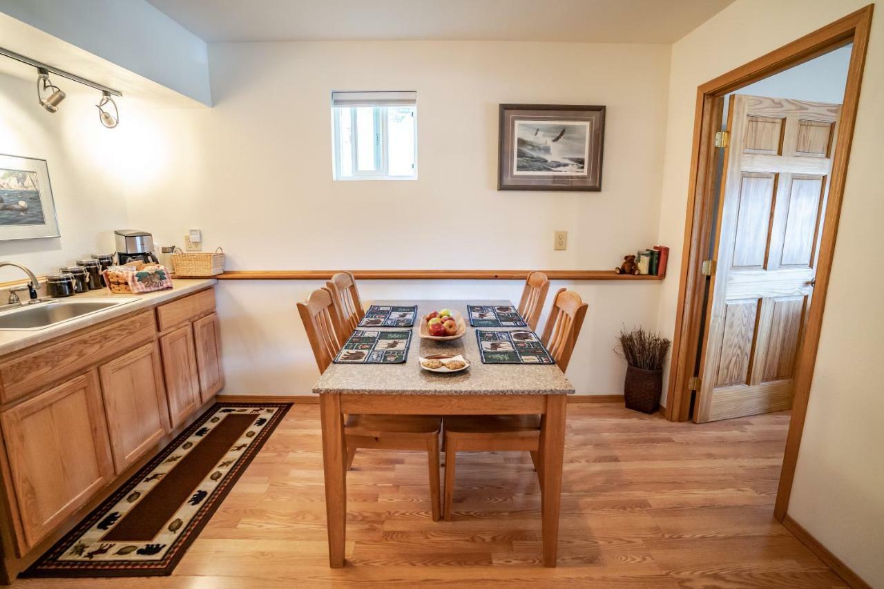 Bears Den Alaska Lodging ซูเวิร์ด ภายนอก รูปภาพ