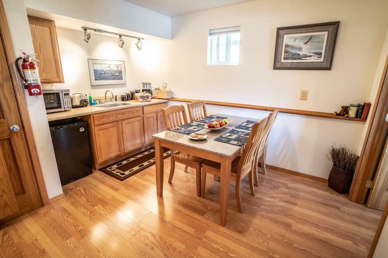 Bears Den Alaska Lodging ซูเวิร์ด ภายนอก รูปภาพ